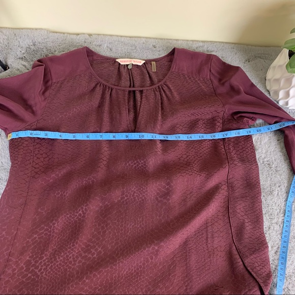 Rebecca Taylor Long Sleeve Burgundy Textured Silk Top - Size 4 - Picture 10 of 11